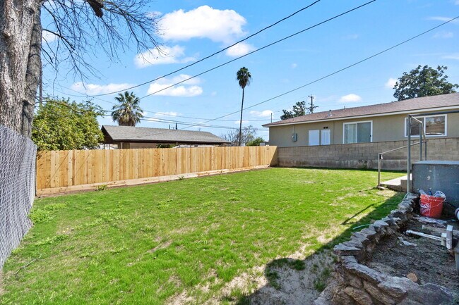 Building Photo - 1114 Martin Ave