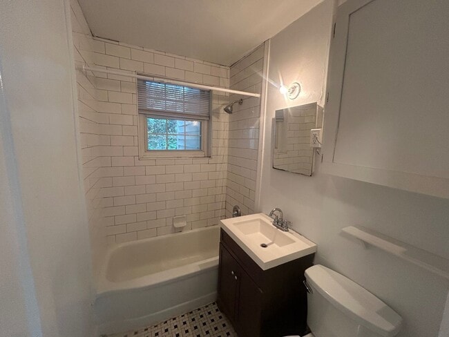 Building Photo - 403 Waccamaw Ave