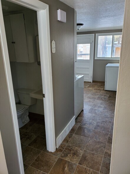 Building Photo - 311 -313 16th Ave Ct