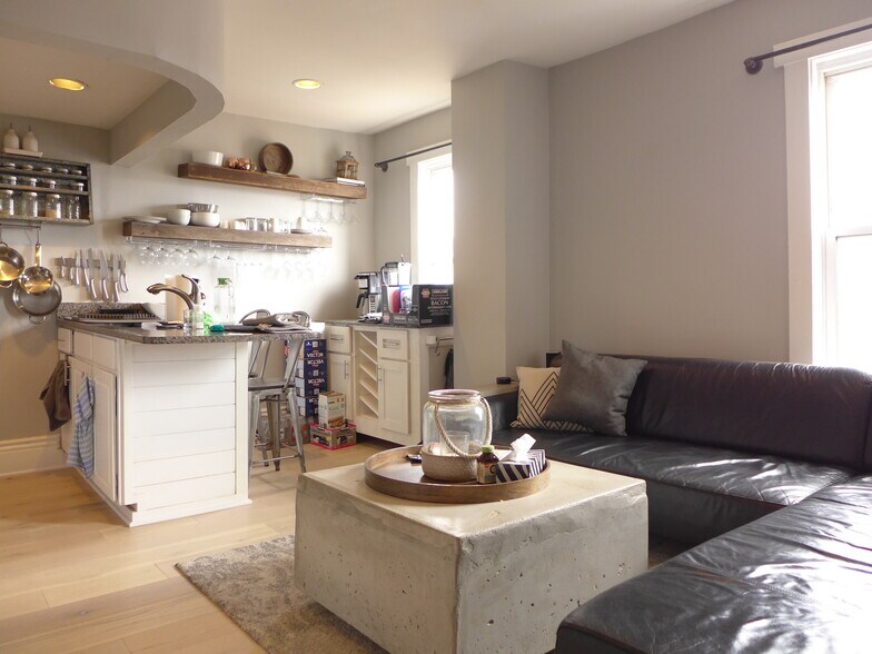 Building Photo - 59 Delle Ave