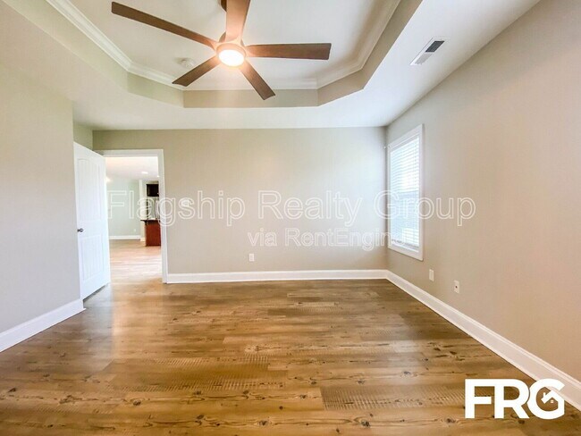 Building Photo - 203 Carew Dr