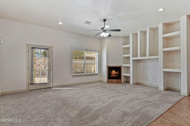 Building Photo - 5557 Gustavo Madrid Ln