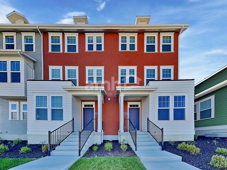 Primary Photo - 11022 S Trocadero Ave