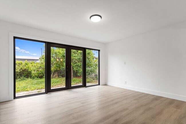 Building Photo - Beautiful home in quiet neighborhood