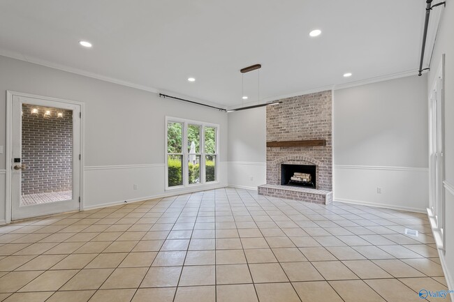 Building Photo - 72 Hartington Dr
