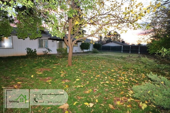 Building Photo - 2272 Wilson Ave