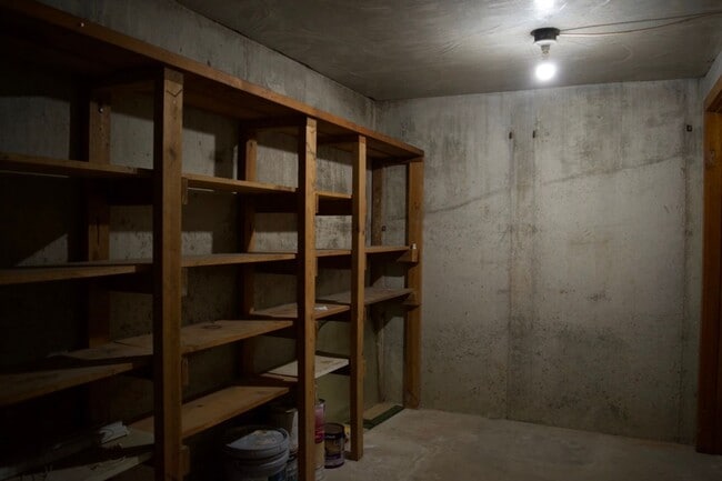 Building Photo - 3 Bedroom House Next To Columbia Regional ...