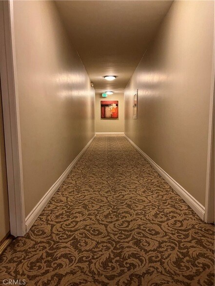 Building Photo - 10747 Wilshire Blvd