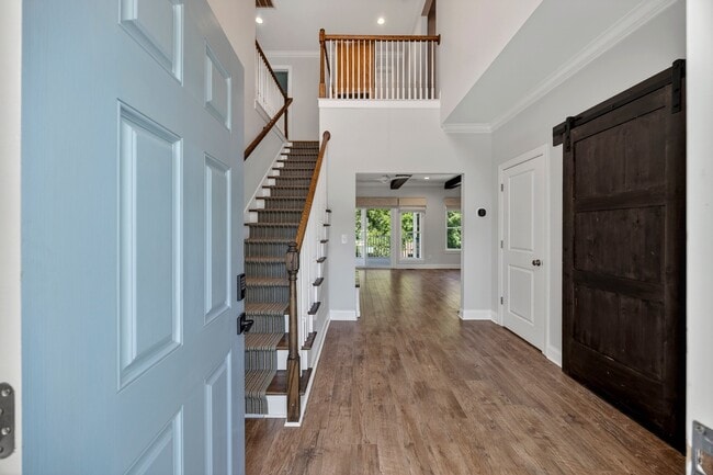 Building Photo - 1939 Chestnut Oak Ln
