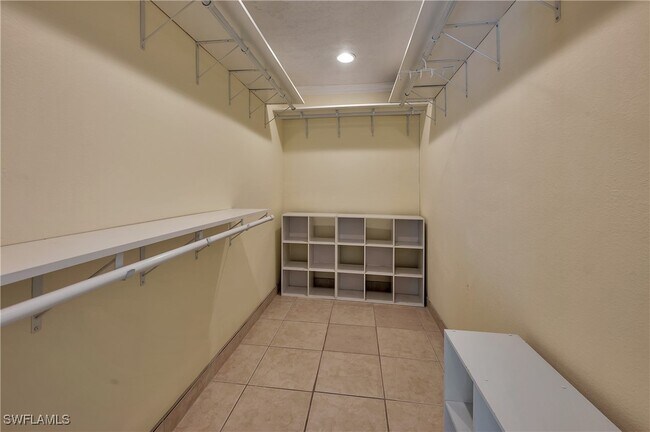 Building Photo - 639 Pompano Dr