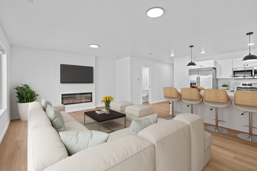 Building Photo - 311 Hickory Dr