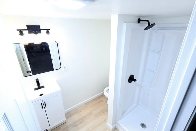 Building Photo - 295 Noble Ave