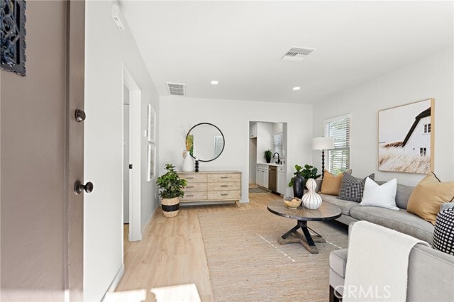 Building Photo - 267 Olive St