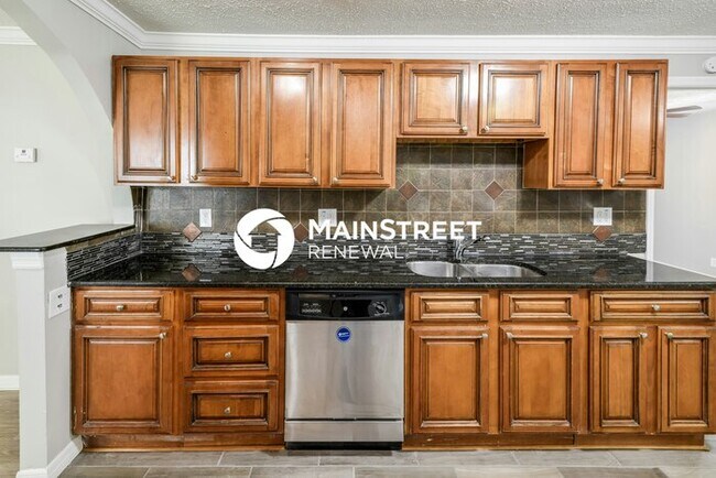 Building Photo - 3 Bedroom Pet-Friendly Home in Tampa, FL with Main Street Renewal