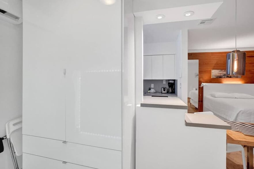 Building Photo - 3215 NE 7th St