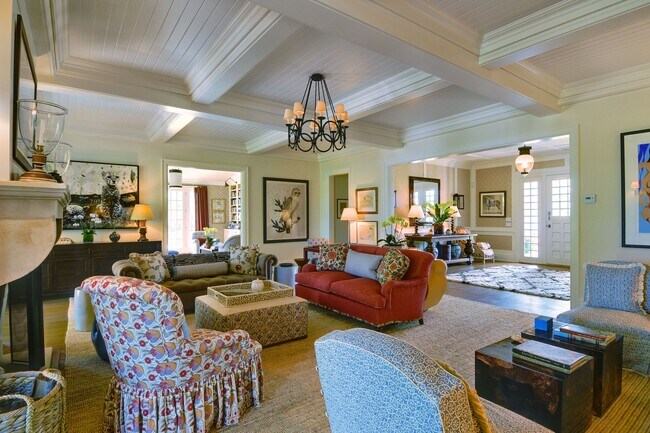 Building Photo - 587 Sagaponack Road