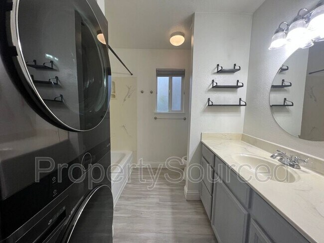 Building Photo - 1414 Pajaro Ave