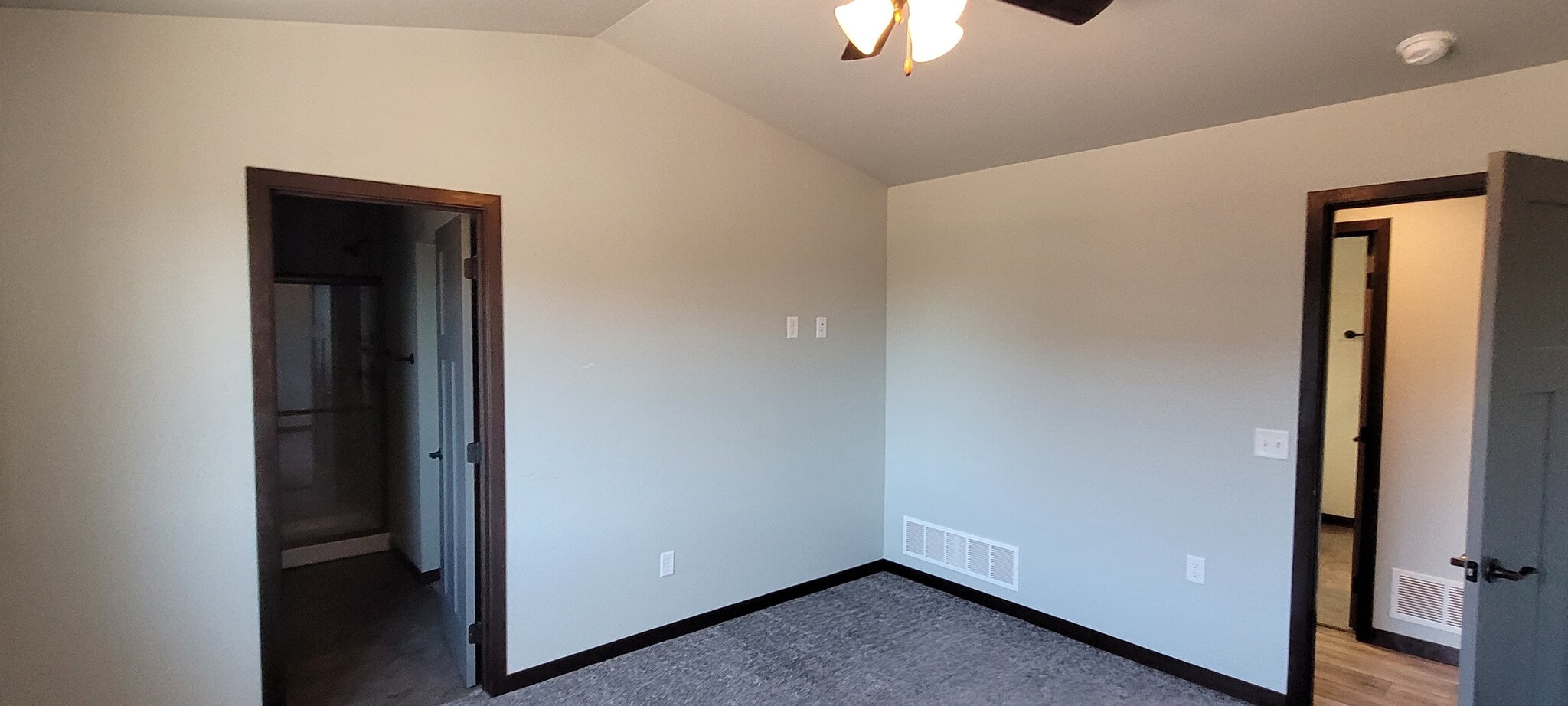 Building Photo - 541 Bull Run Dr