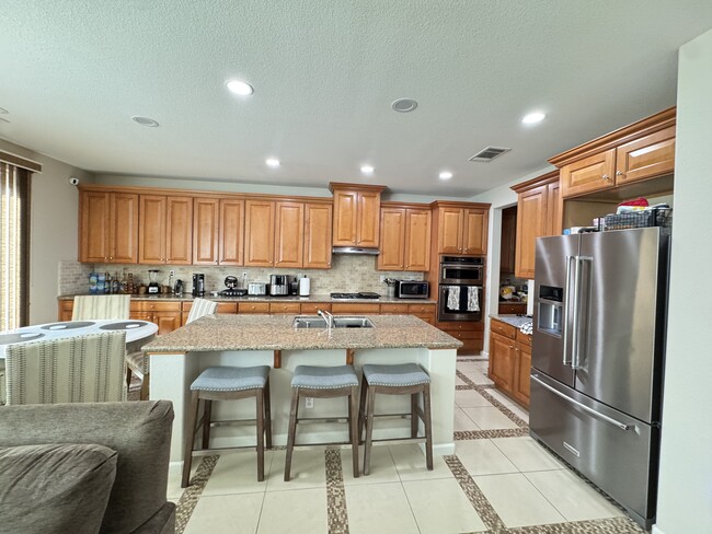 Building Photo - 2400 Ventana View Way