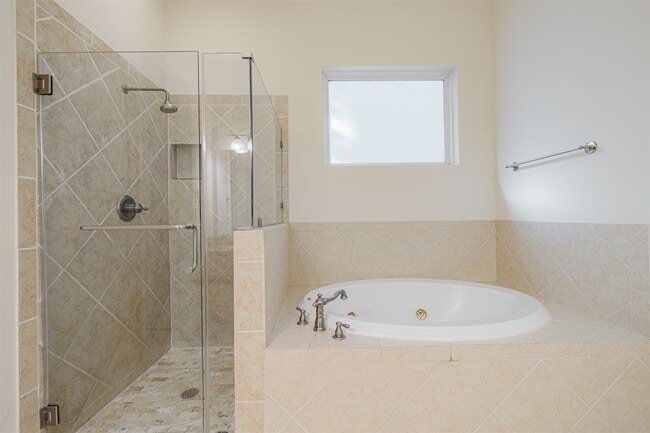 Building Photo - 7155 Windwater Lagoon Dr