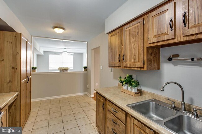 Building Photo - 3570 Lowlen Ct