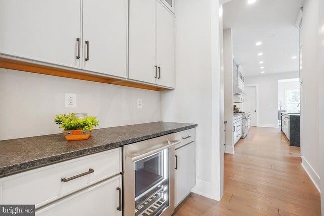 Building Photo - 12321 Potomac Hunt Rd