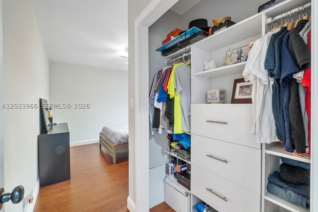 Building Photo - 22618 Vistawood Way