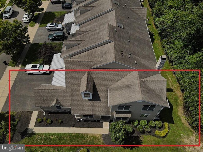 Building Photo - 11 Wedgewood Ct