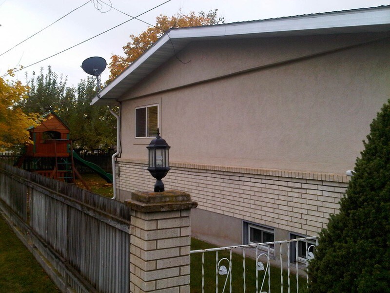Building Photo - 160 E 800 N