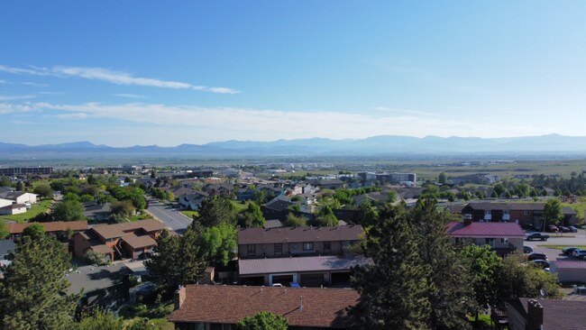 Building Photo - 718 Darby St