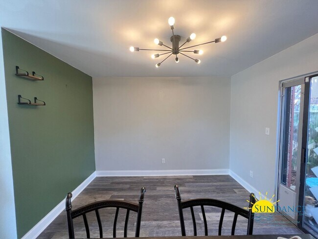 Building Photo - 2 Bedroom home with custom upgrades in the...
