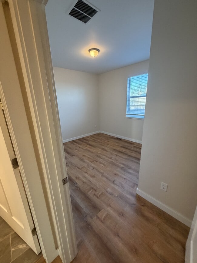 Building Photo - 4280 NE Alexander Way