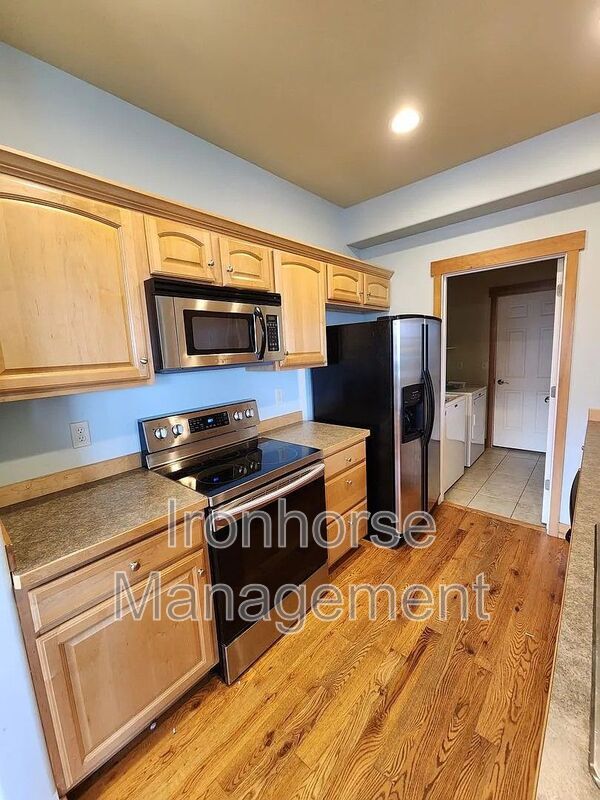 Building Photo - 2685 Typha Court