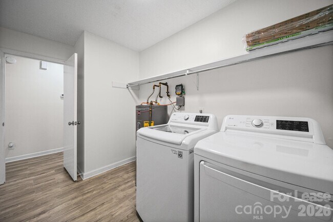 Building Photo - 1110 Chandler Dr