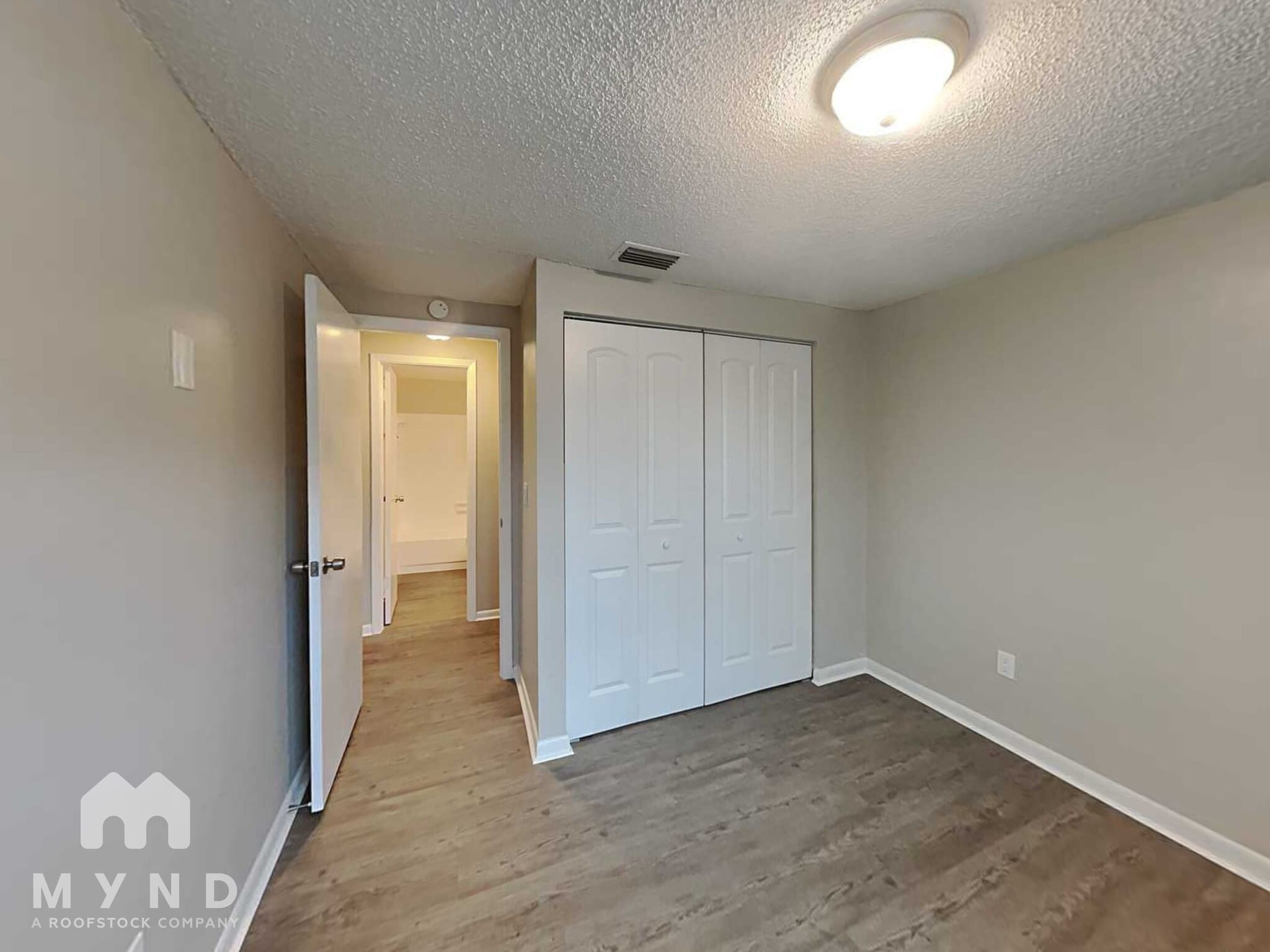 Building Photo - 2233 Selkirk St