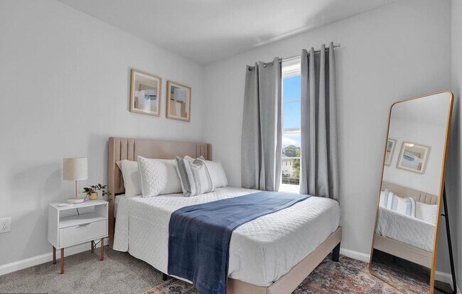 Building Photo - 2422 Lehman St