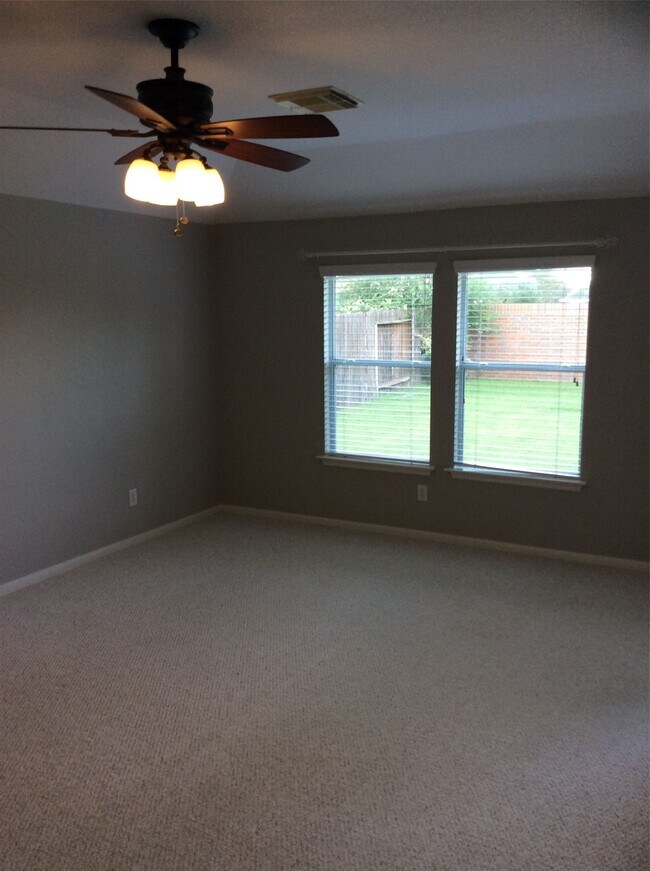 Building Photo - 19818 Sternwood Manor Dr