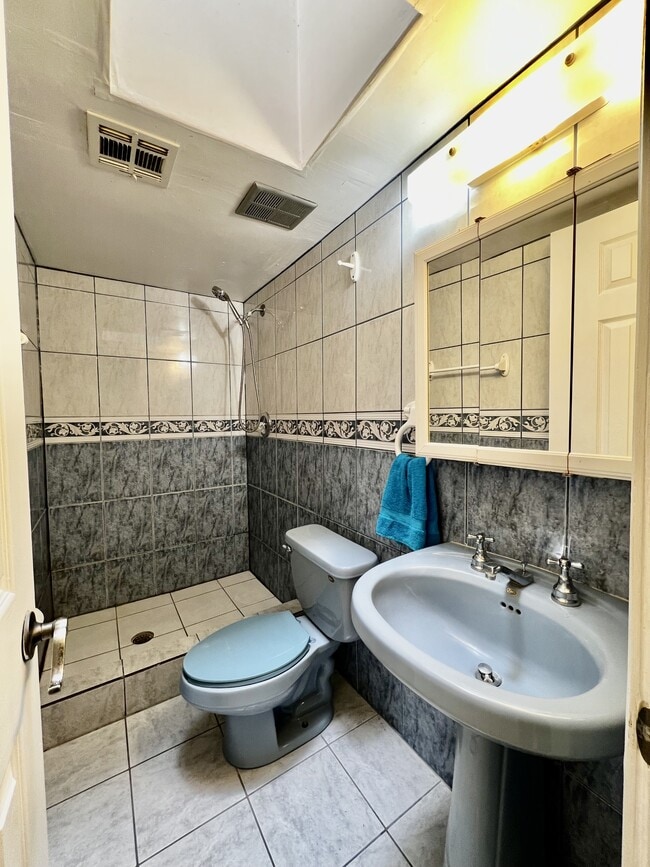 Building Photo - 14624 Eston Pl