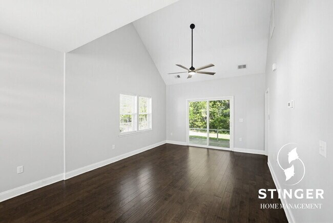 Building Photo - 379 Dante Cir