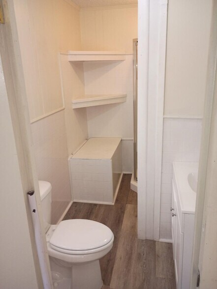 Building Photo - 1558 N Fletcher St