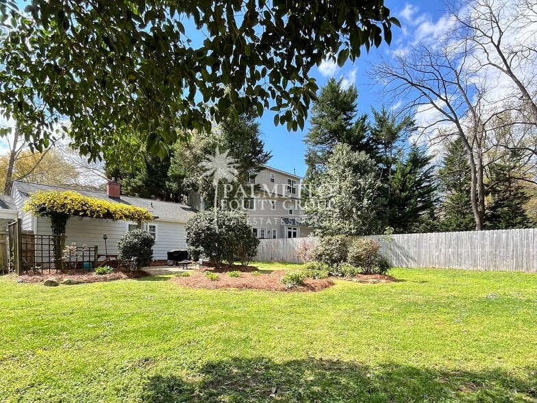 Building Photo - 1132 W Northwood St