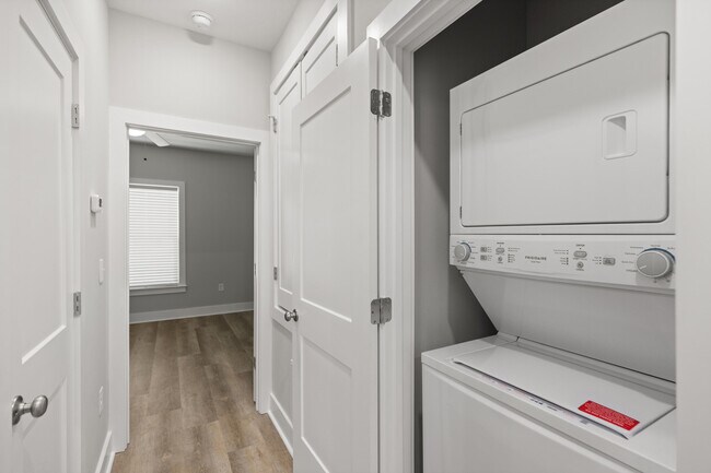 Building Photo - 305 Okaloosa Ave