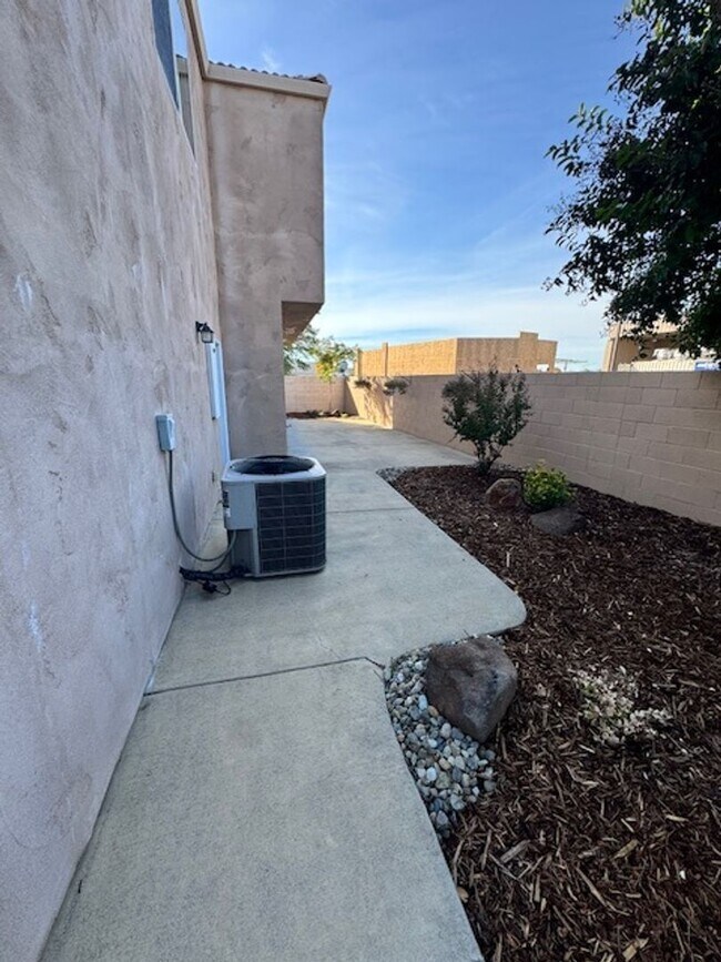 Building Photo - Upscale Modern 4 Bed | 2.5 Bath – Yard Maintenance Included | 2,271 Sq Ft | Prime Location