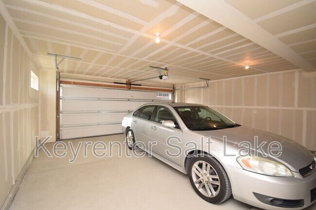 Building Photo - 4479 S 500 E