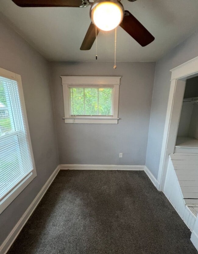 Building Photo - Spacious 5 Bedroom Bungalow in Historic No...