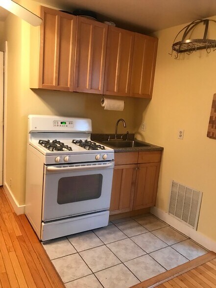 Building Photo - 5 Buffum St