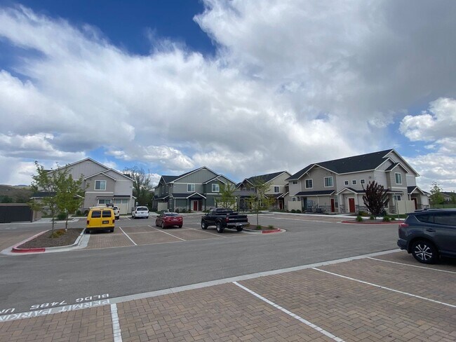 Building Photo - 7485 N Lucy Rose Ln