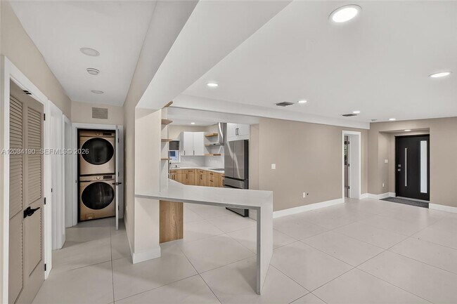 Building Photo - 533 Mokena Dr