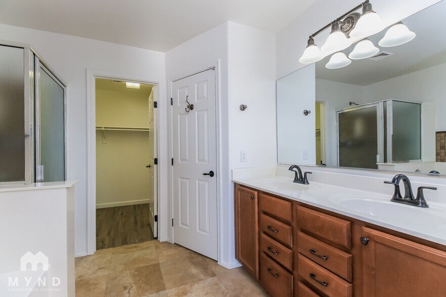 Building Photo - 1348 S Loback Ln