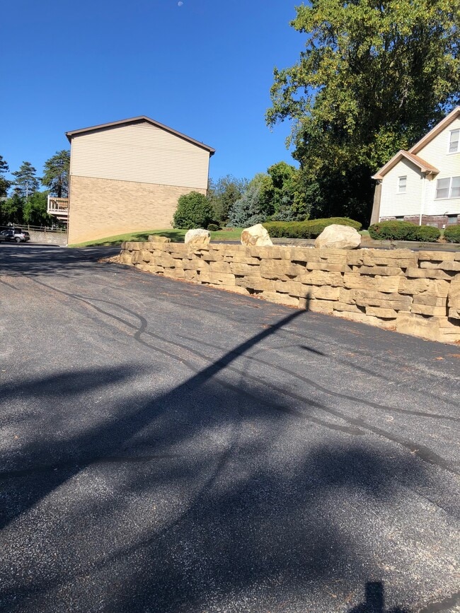 Entrance View - 3557 Brodhead Rd